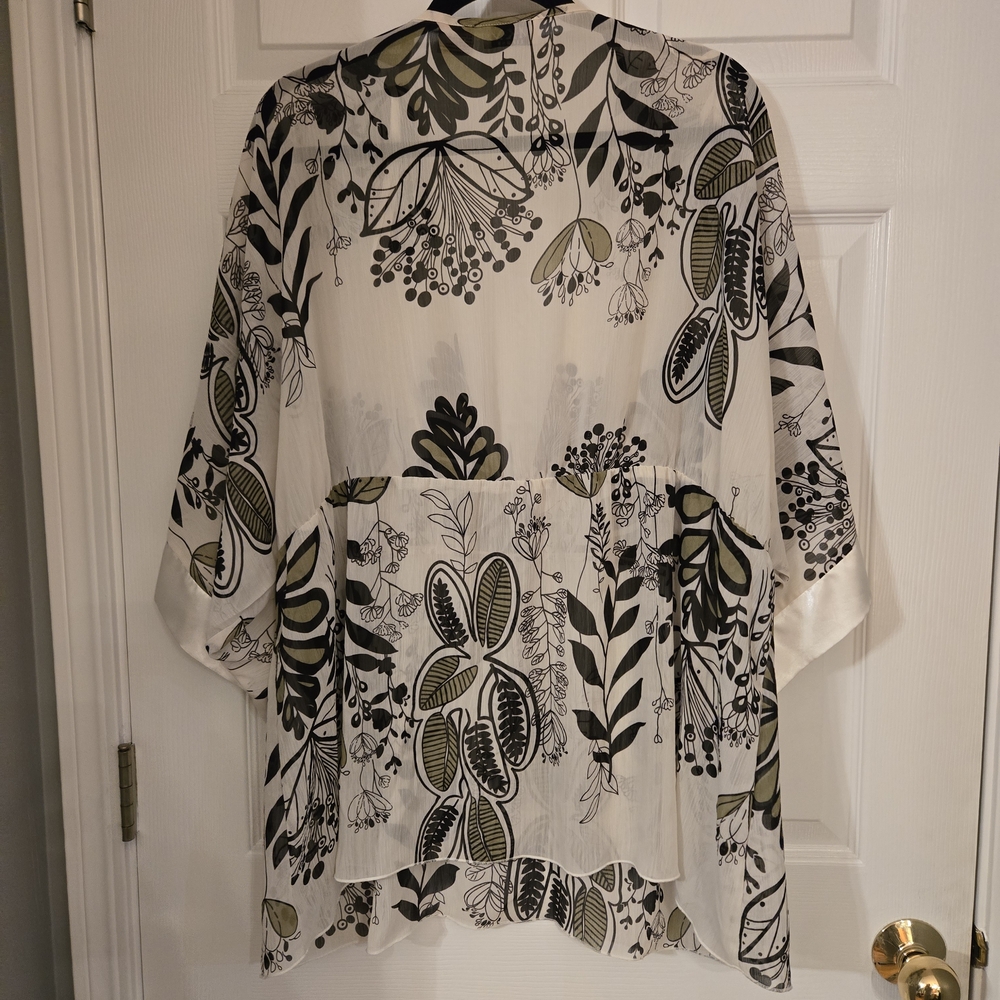 MKM Designs Black and Green Patterned Kimono - Picture 2 of 3